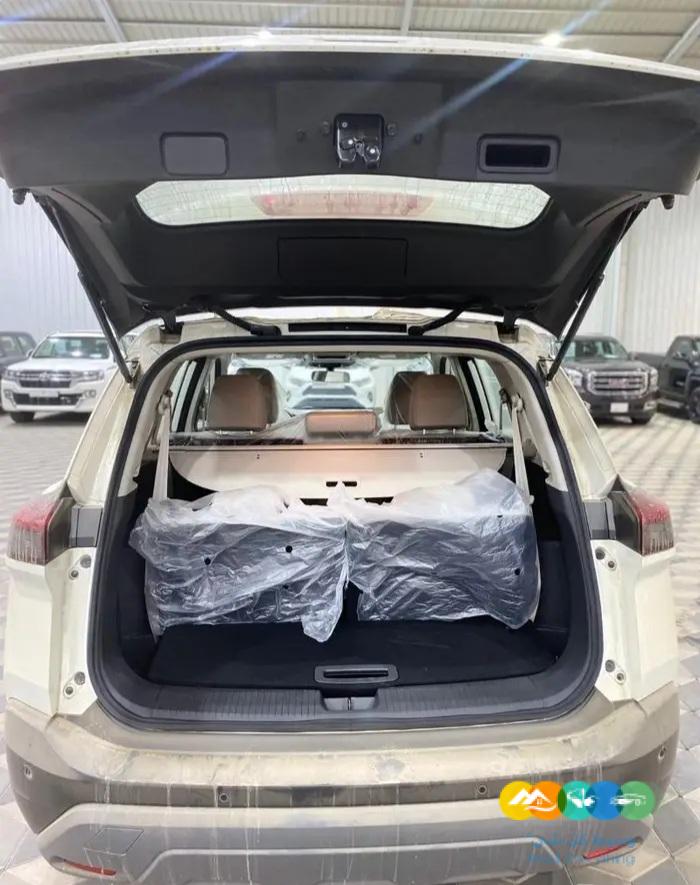 نيسان اكس تريل 2023 ستاندر 7 مقاعد