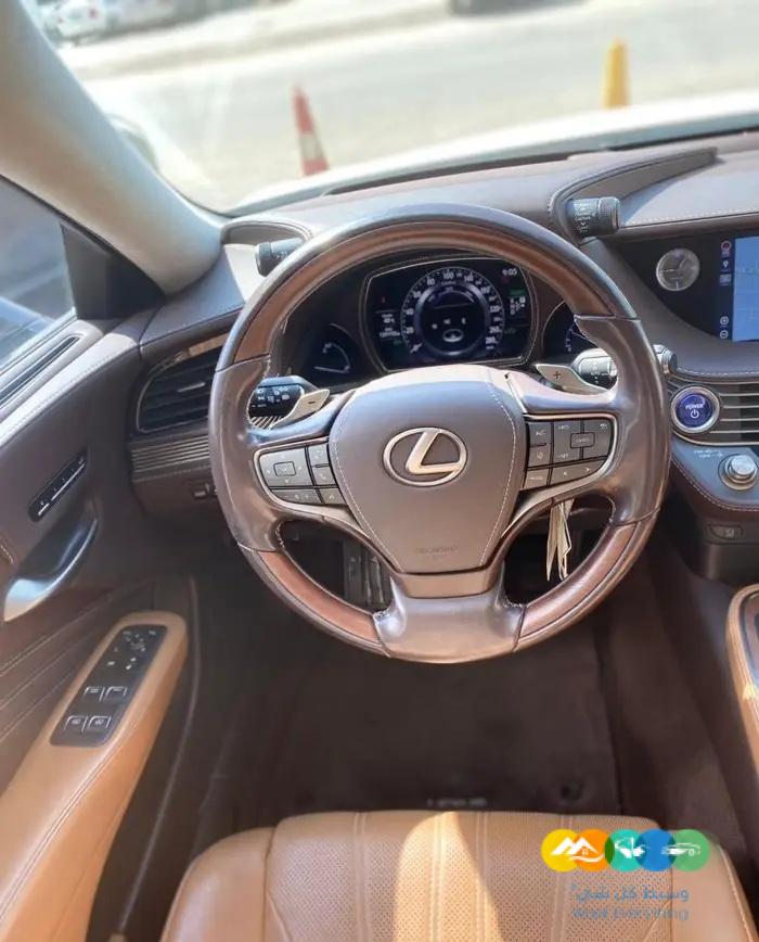 لكزس LS500 2020 هايبرد ( مباعة )