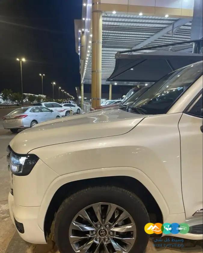 لاندكروزر جي اكس ار الفئة 4 2022