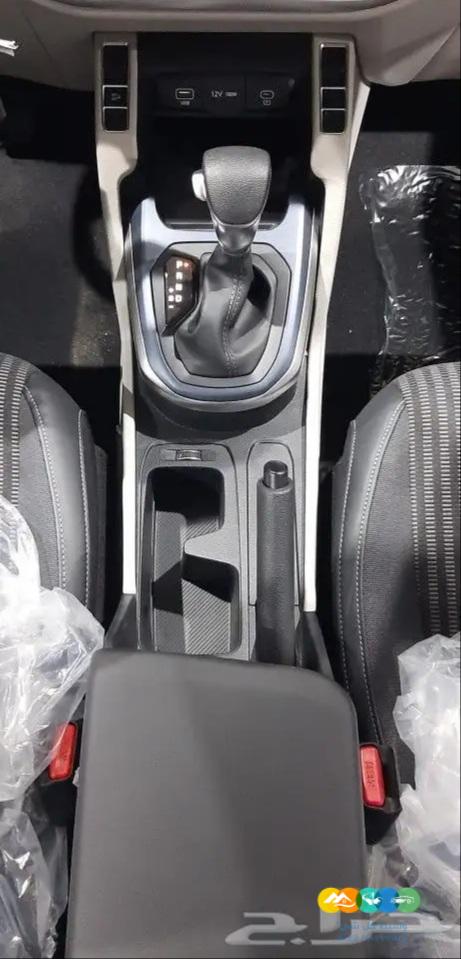 كيا كارينز 2023