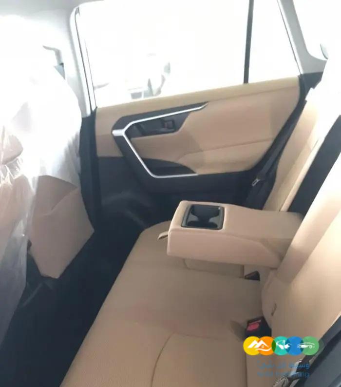 تويوتا راف فور LE دبل بنزين 2023 اصفار