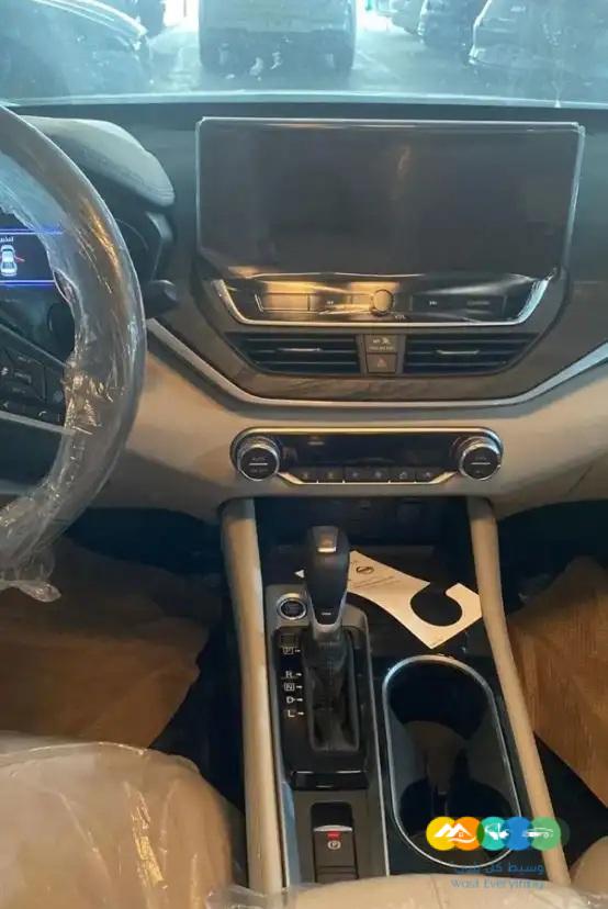 نيسان التيما نص فل موديل 23 بسعر 121325