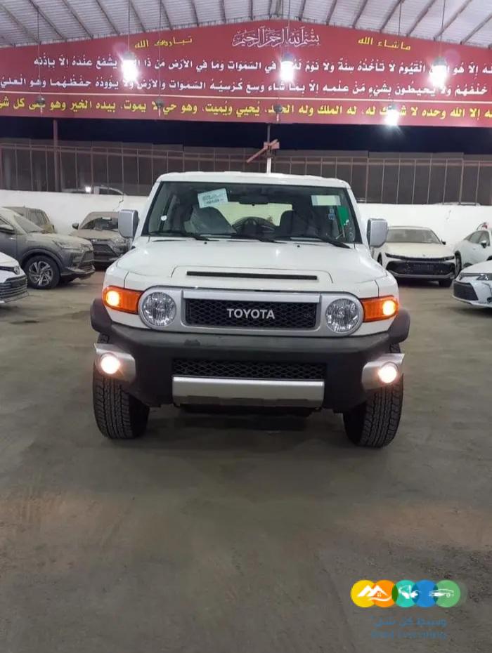 تويوتا FJ اف جي 2023 اصفار ابيض // تم البيع