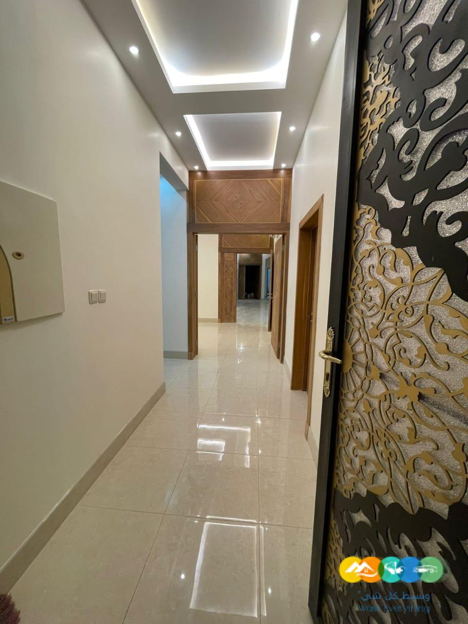 للبيع فيلا مساحة 413 درج داخلي مع شقه