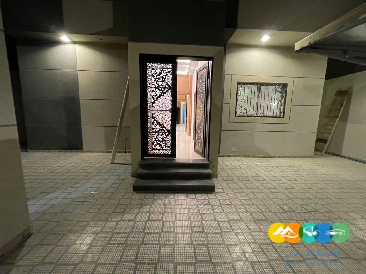 للبيع فيلا مساحة 413 درج داخلي مع شقه