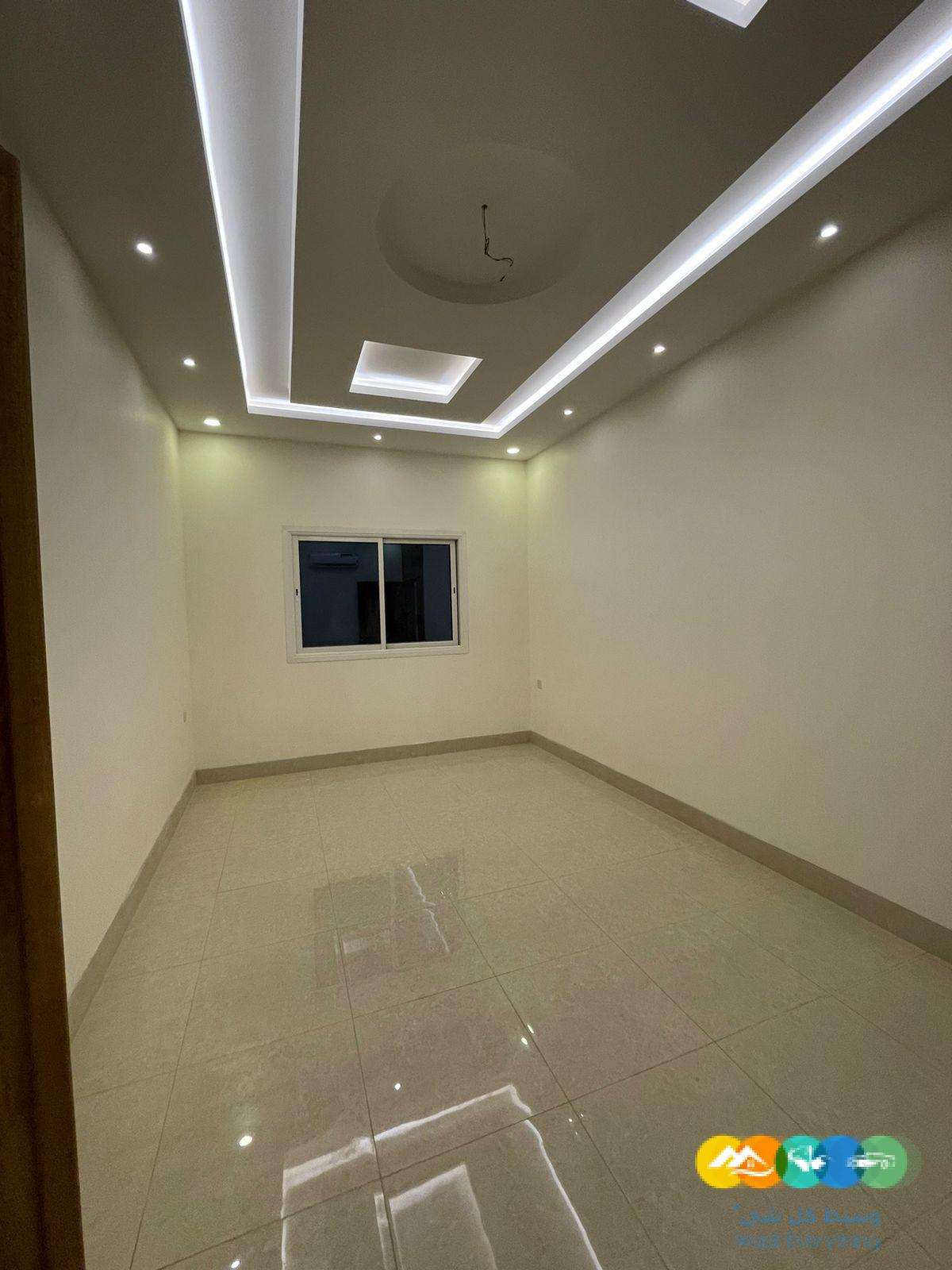 للبيع فيلا مساحة 413 درج داخلي مع شقه