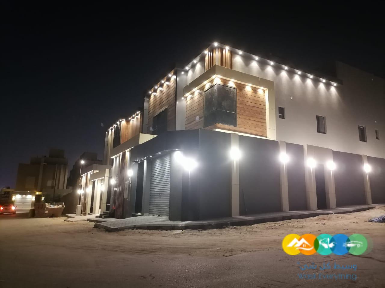 للبيع فيلا مساحة 344 درج داخلي مع شقتين