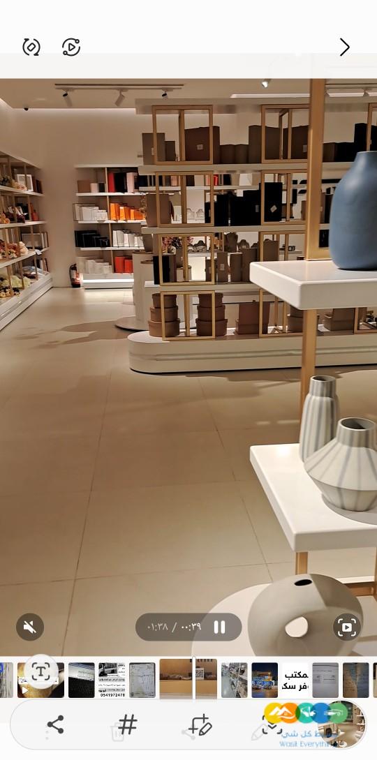 معرض فخم للايجار او التقبيل مول بارك أفنيو