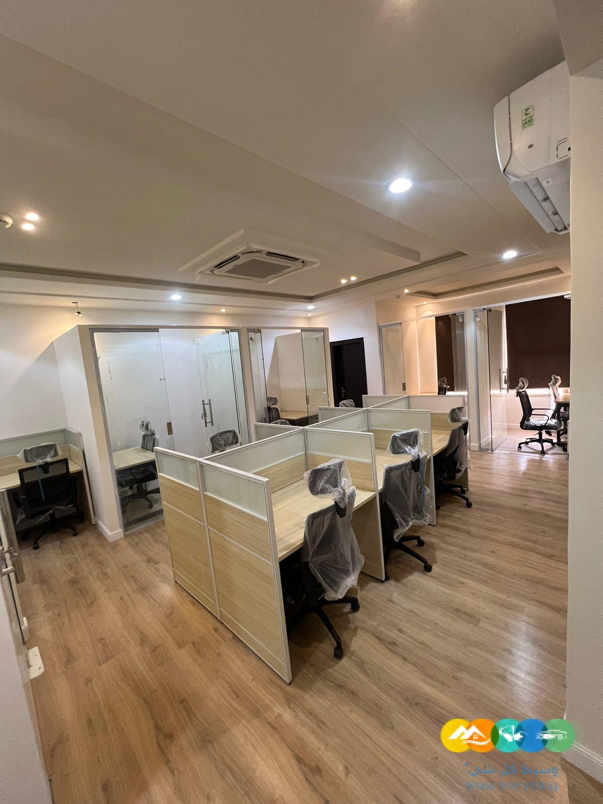 موجودين وين ماكنت أحجز مساحتك المكتبية الآن