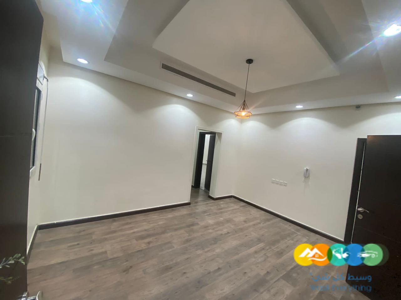 للايجار شقه مدخلين فاخره ف ابحر الشماليه