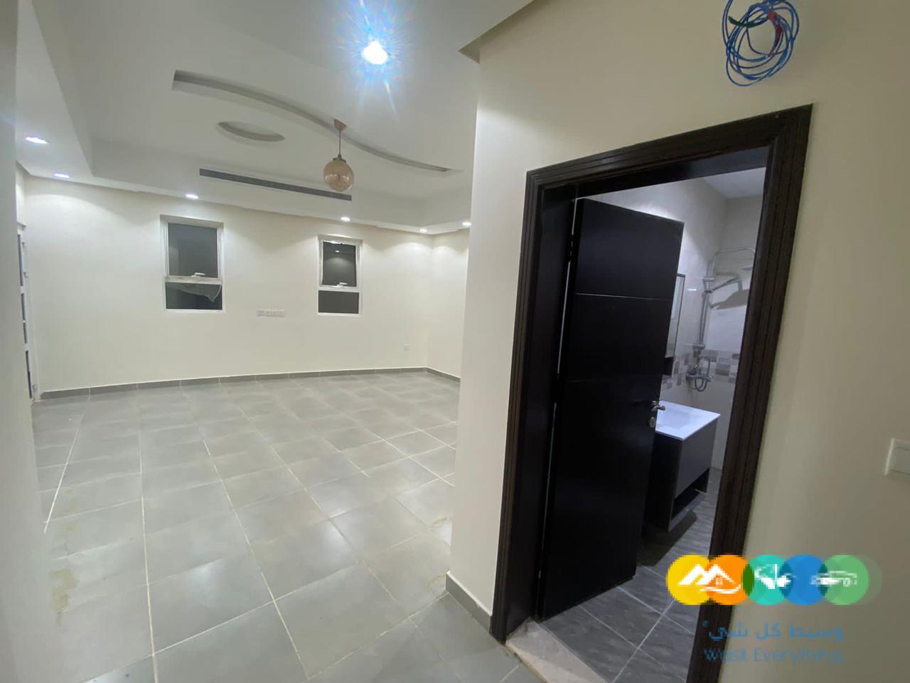 للايجار شقه مدخلين فاخره ف ابحر الشماليه