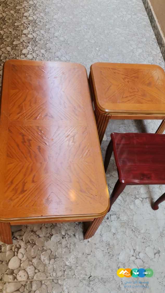 طاولات للبيع