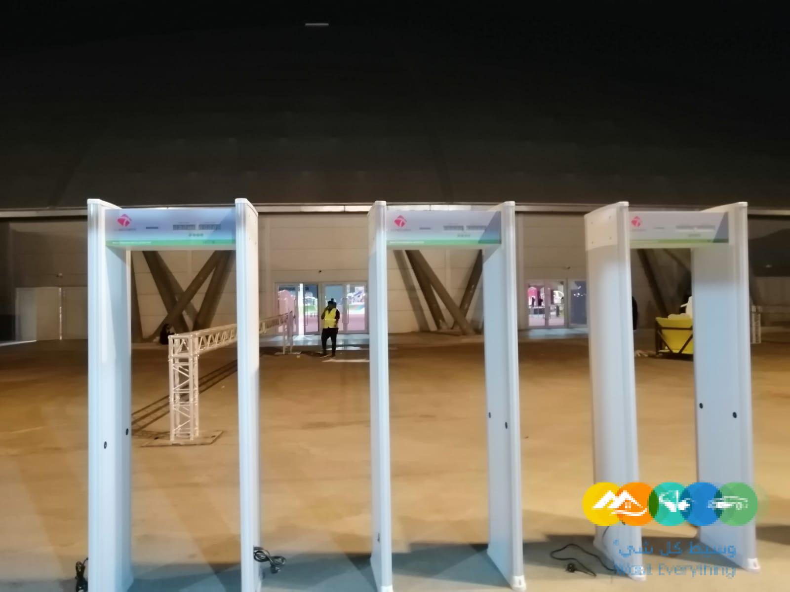 بوابات كشف معادن ومرور الأفراد