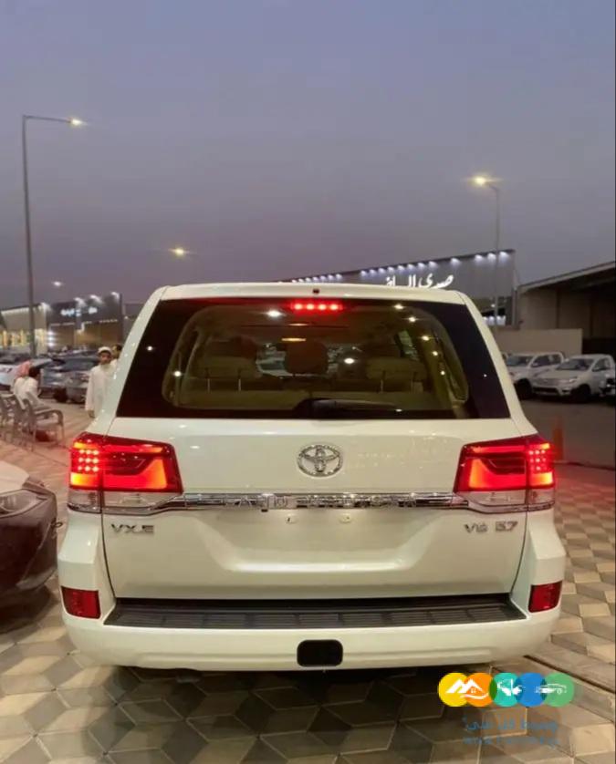 لاند كروزر VXE V8 5 7 – خليجي 2021 / مباع