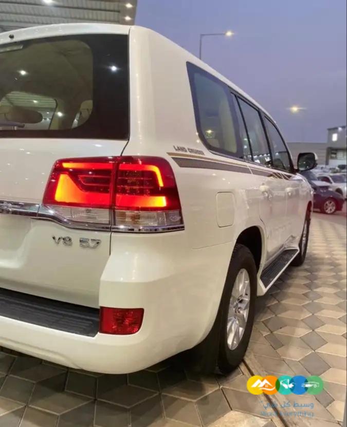 لاند كروزر VXE V8 5 7 – خليجي 2021 / مباع