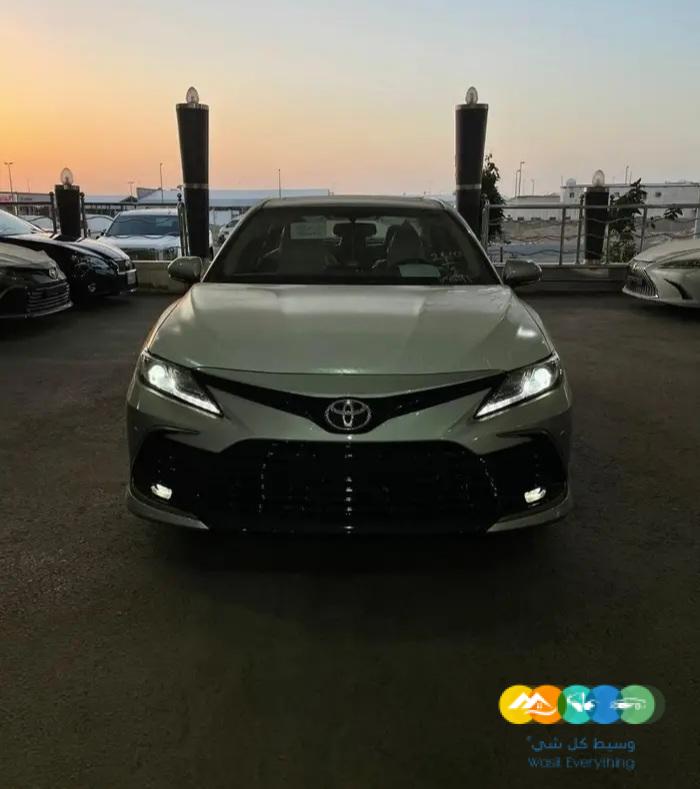 كامري GLE موديل 2024 بنزين اصفار