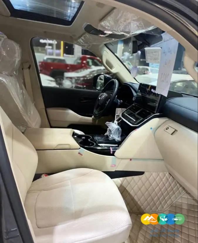 لاند كروزر GXR – 2023 – L3 – سعودي (( مباع ))