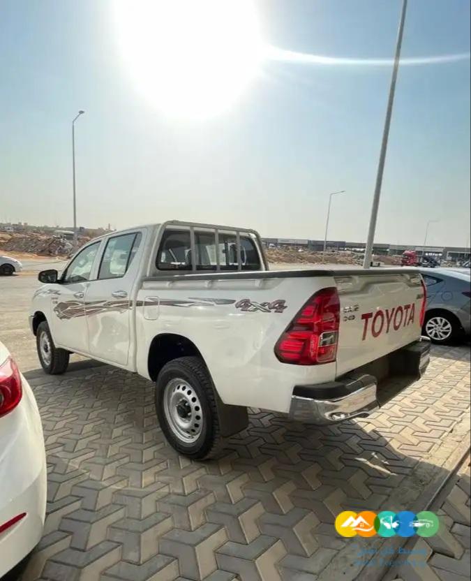 تويوتا هايلوكس GL2 2023