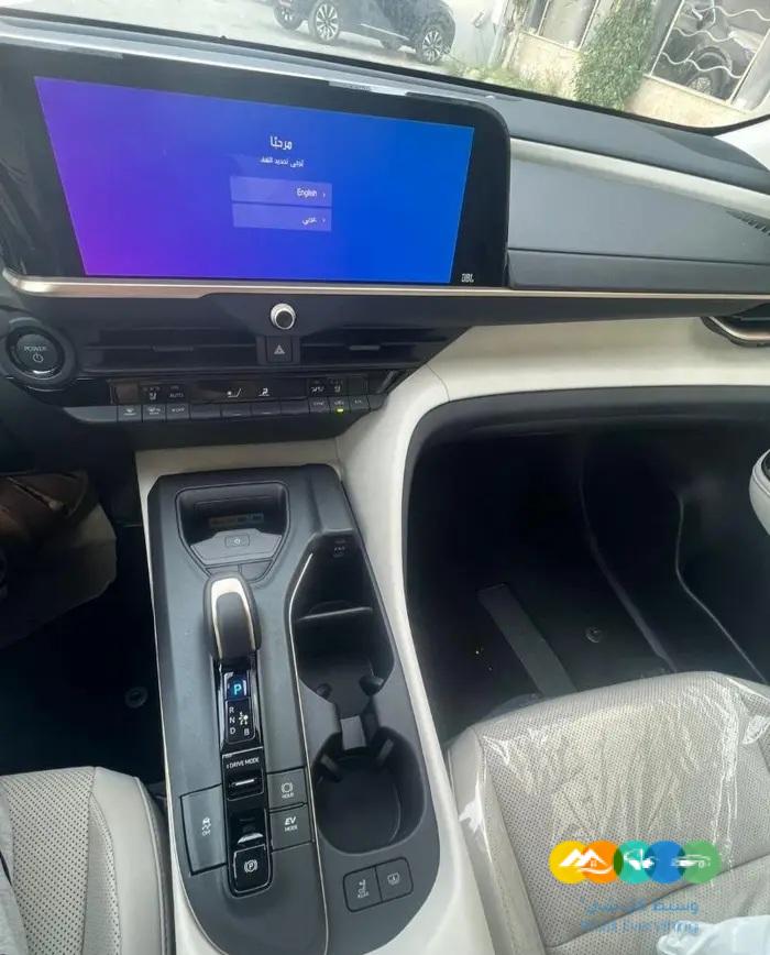 تويوتا كراون بريميوم عبداللطيف جميل 2023