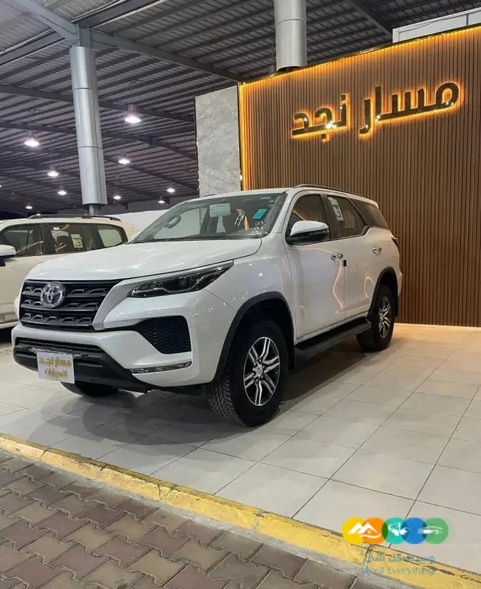 فورتشنر ديزل موديل 2023 (2.4محرك) (( مباعة ))