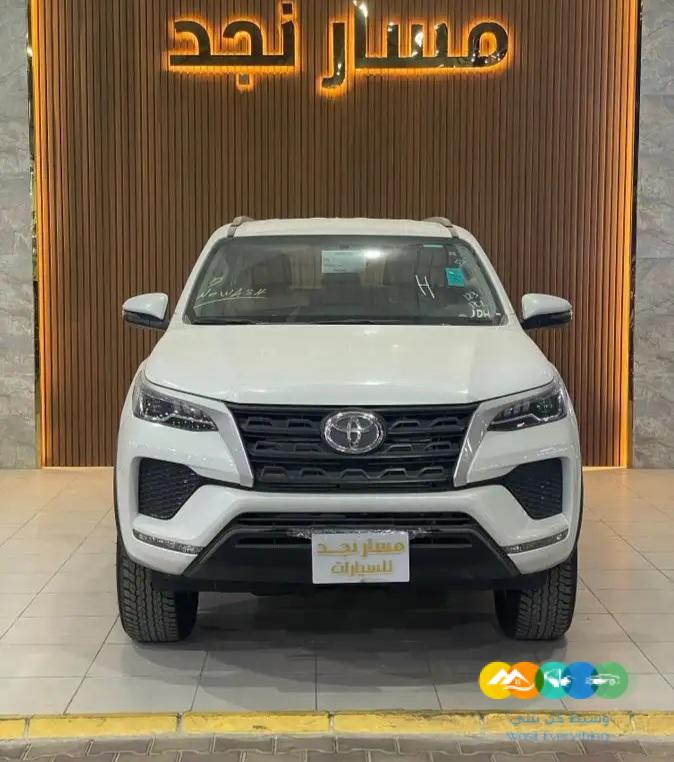 فورتشنر ديزل موديل 2023 (2.4محرك) (( مباعة ))