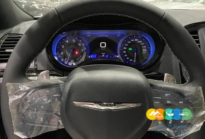 كرايزلر 300Sموديل 2022 فل رادار.سعودى