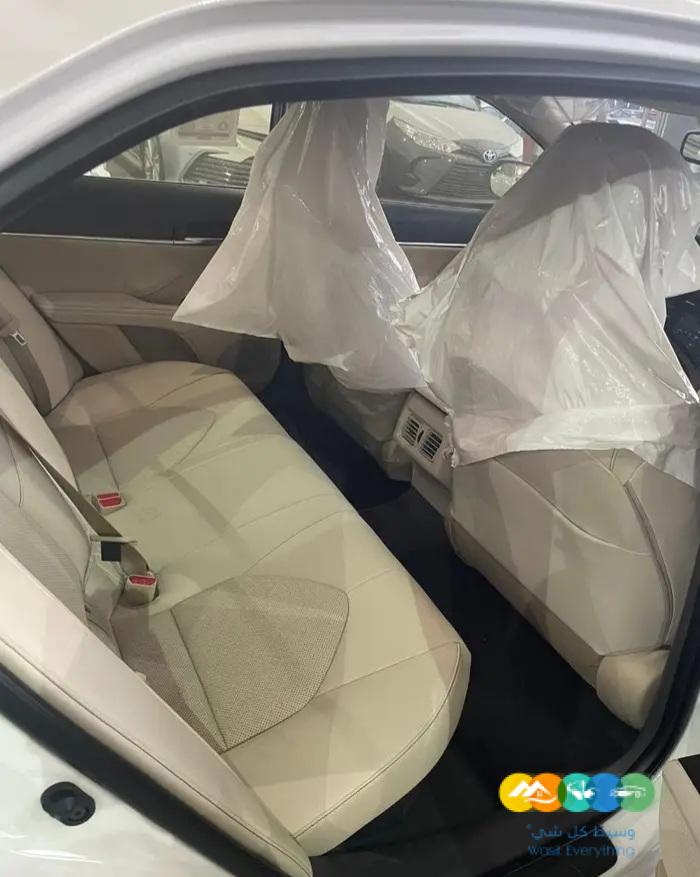 كامري GLEX 2022 هايبرد اصفار جلد