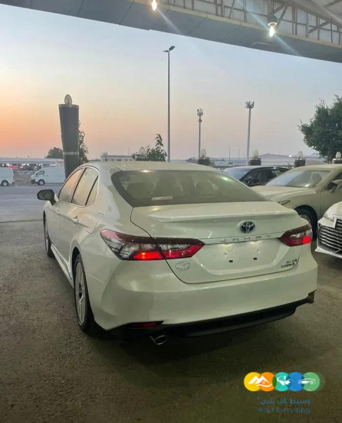 كامري GLEX 2022 هايبرد اصفار جلد