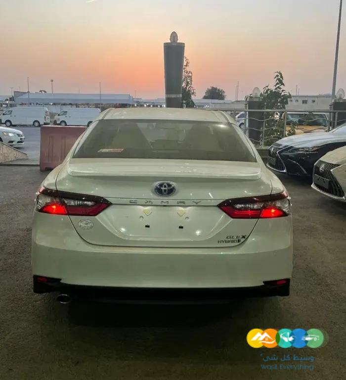 كامري GLEX 2022 هايبرد اصفار جلد