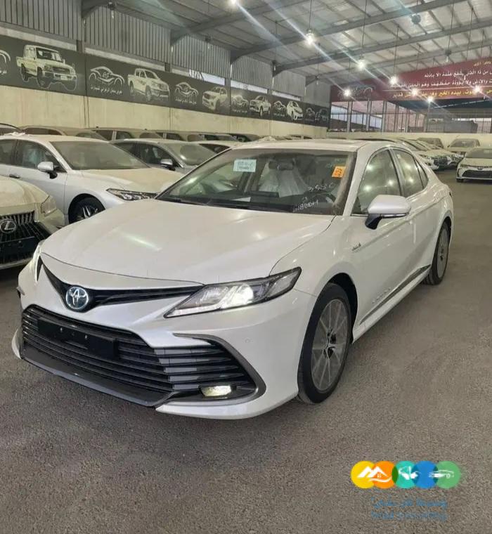 كامري GLEX 2022 هايبرد اصفار جلد