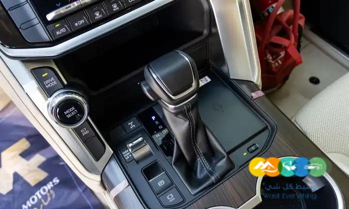 لاندكروزر GXR موديل 2022 اصفار
