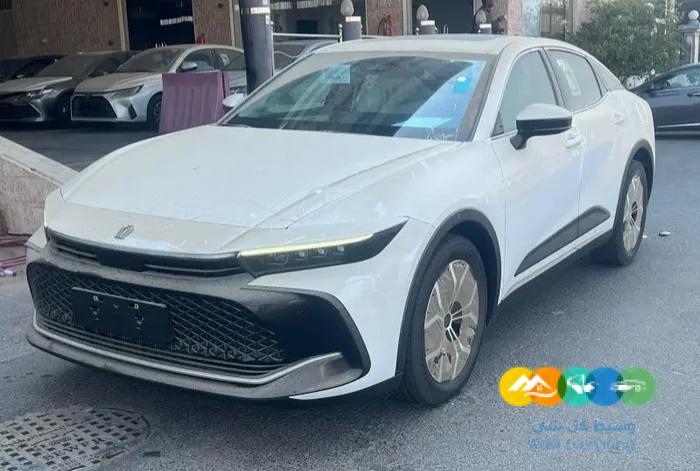 تويوتا كراون بريميوم عبداللطيف جميل 2023