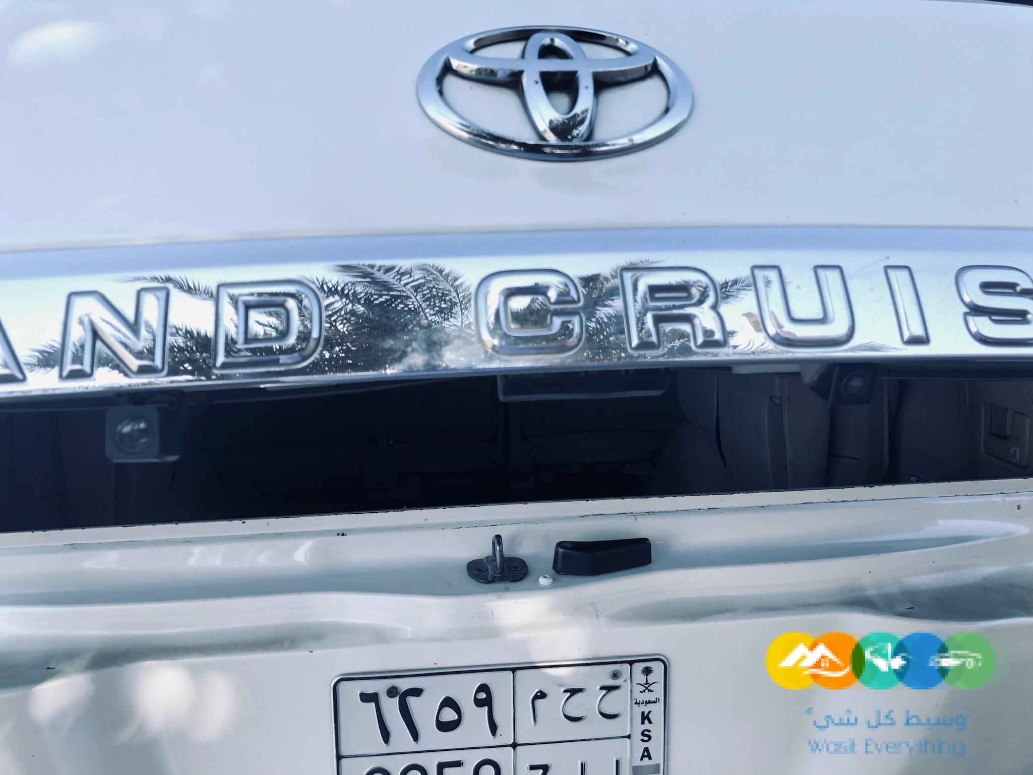 تيوتا لاندكروزر للبيع