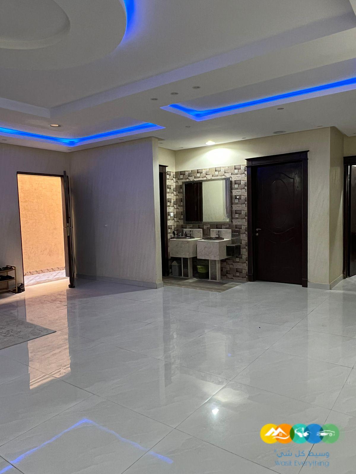 للبيع فيلا مساحة 500 زاويه حي اشبيليا