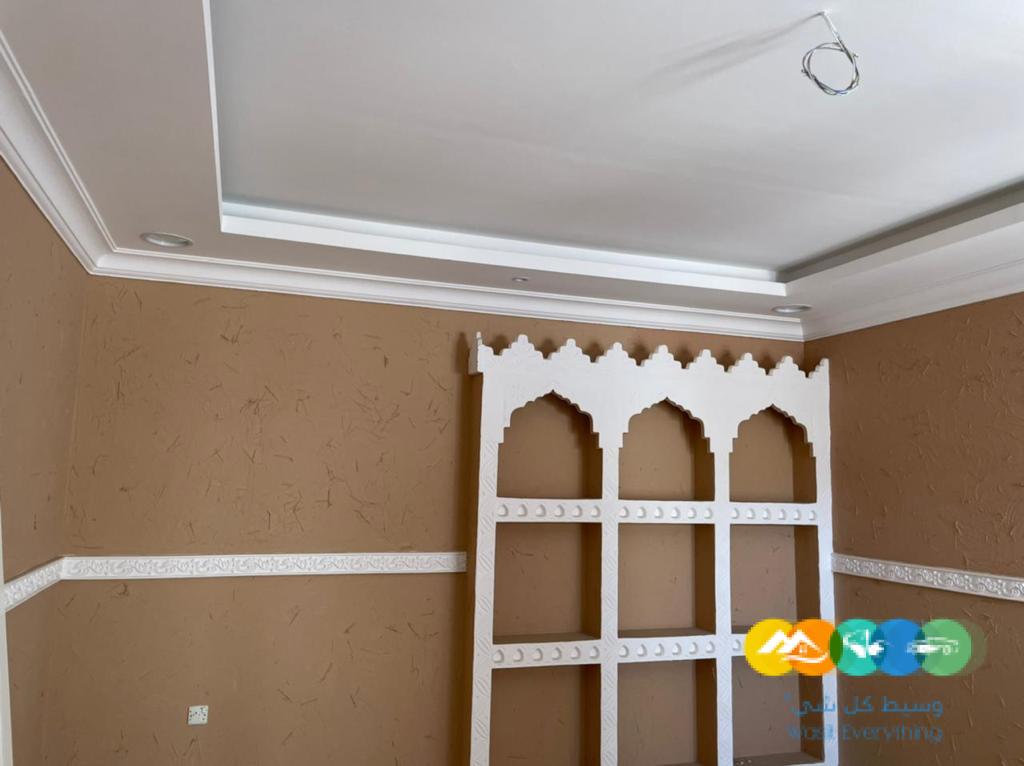 للبيع فله و ثلاث شقق مساحه 700 م