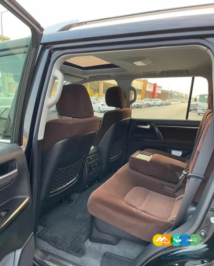 لاندكروزر 2021 تورنق