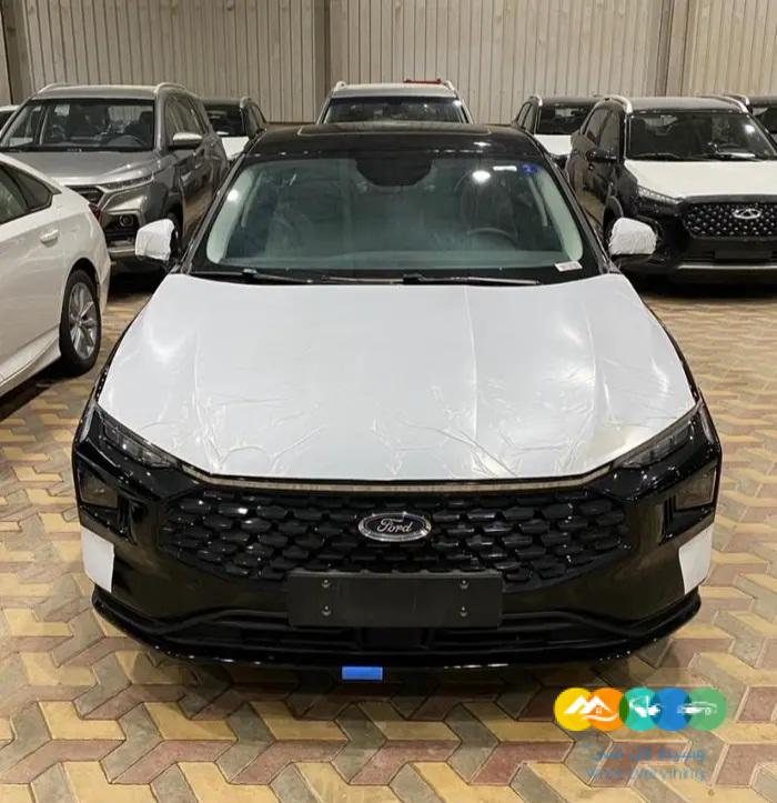 فورد تورس امبيانتي 2023 فتحة سقف