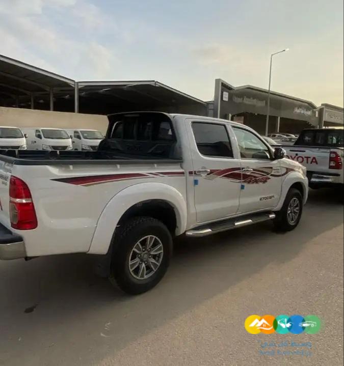 تويوتا هايلوكس – 2015 – بريمي