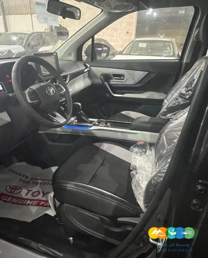 تويوتا فيلوز GLX بنزين 2024 اسود