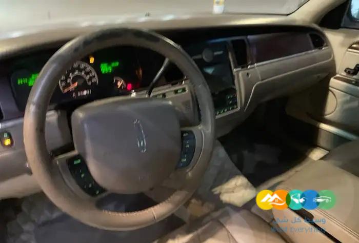 لنكولن تاون كار 2005 نظيف مطور