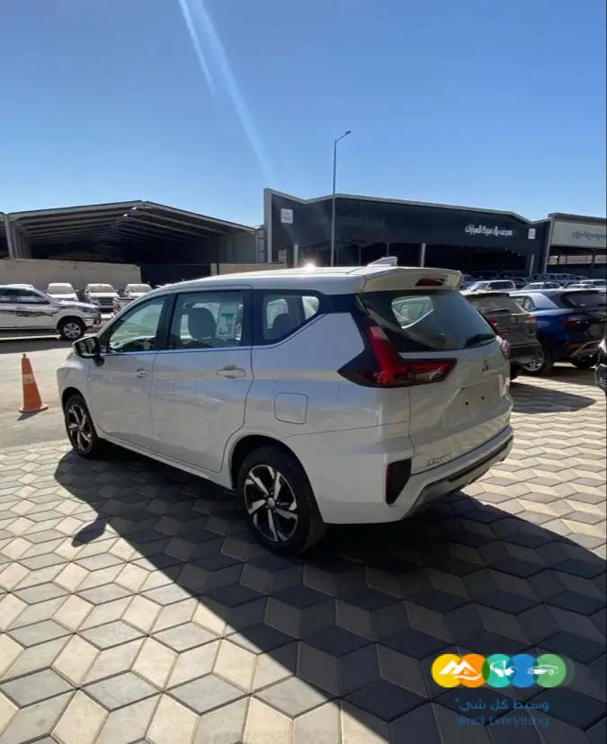 ميتسوبيشي اكسباندر 1500 – جنوط مخمل 2023