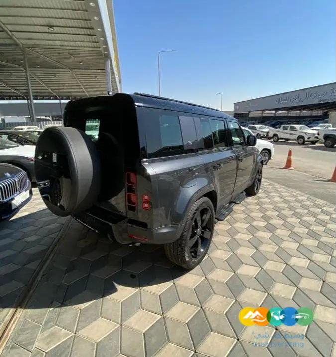 لاند روفر ديفندر 2024 خليجي اصفار