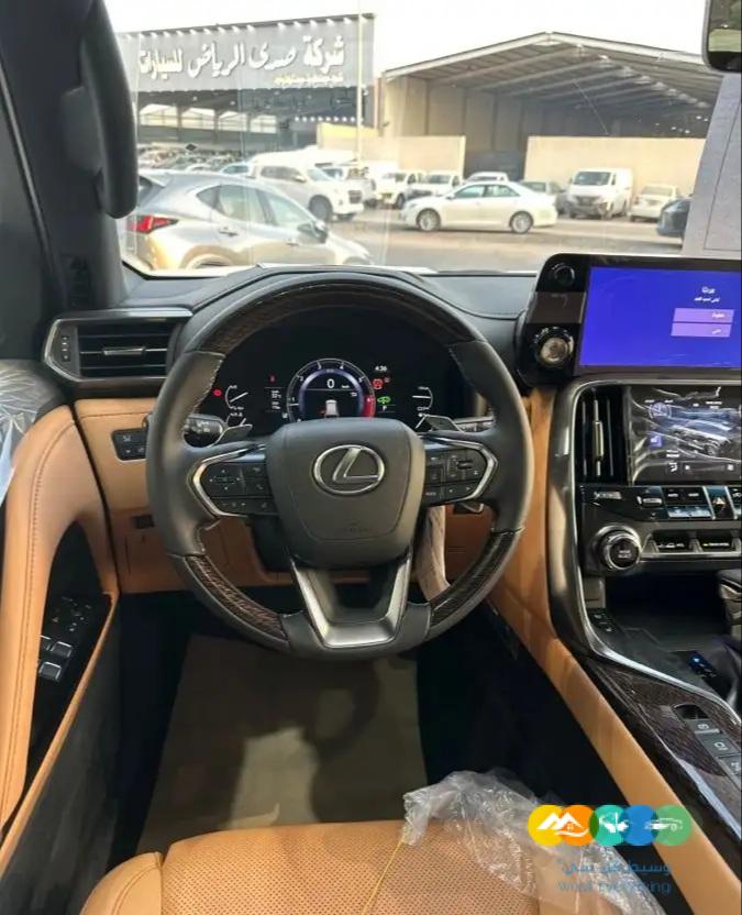 لكزس LX600 BB – 2023 – بريمي