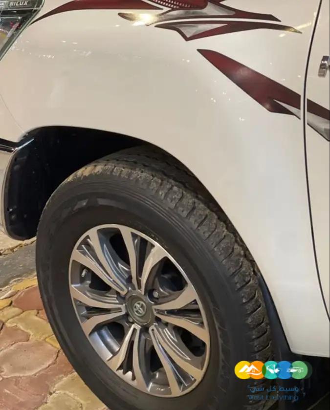 تويوتا هايلوكس سوبر بنزين 2700 بدي وكاله