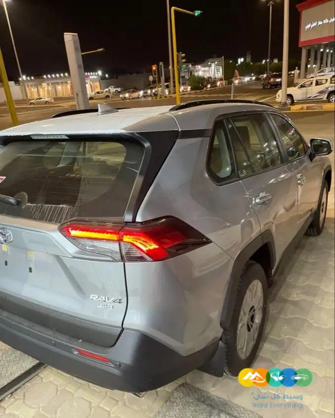 تويوتا راف فور فل كامل دبل 2023 فضي