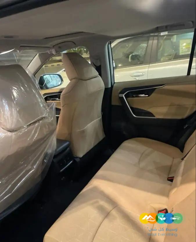 تويوتا راف فور فل كامل دبل 2023 فضي