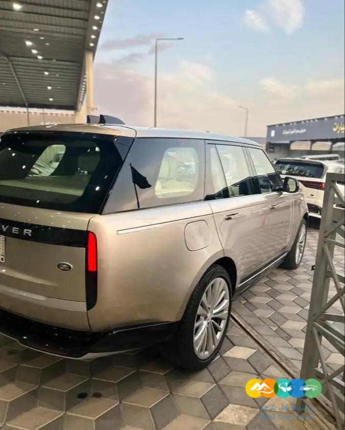 رنج روفر فوج – اوتوبقرافي فيرست 2022 الناغي