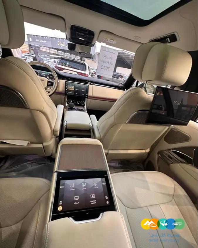 رنج روفر فوج – اوتوبقرافي فيرست 2022 الناغي