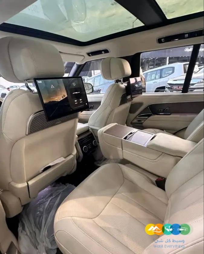 رنج روفر فوج – اوتوبقرافي فيرست 2022 الناغي