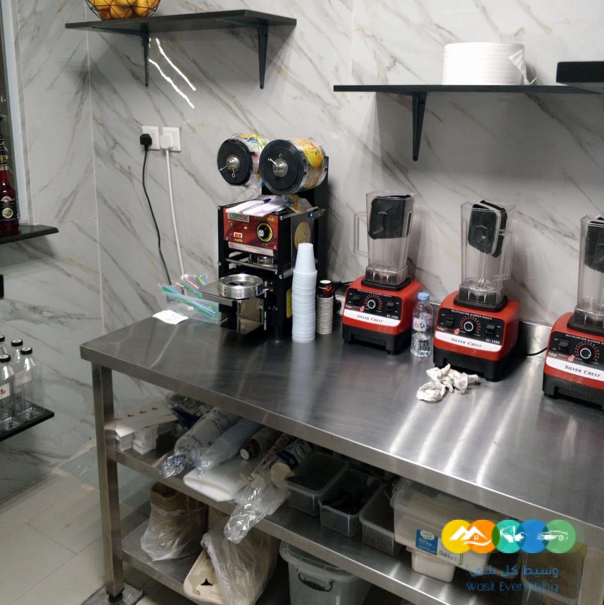 محل شاورما ووجبات سريعه للتقبيل